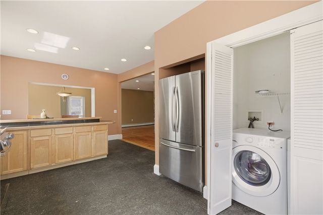 24 Spring Street, Newport, RI 02840
