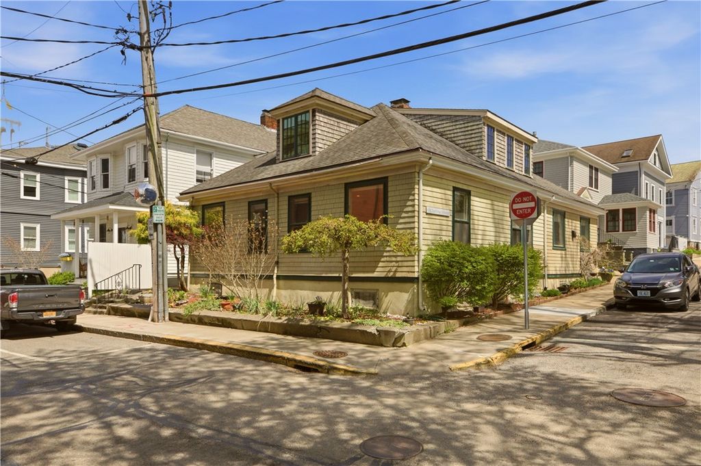 24 Spring Street, Newport, RI 02840