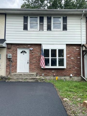 21 Black Stallion Court, Middletown, NY 10940