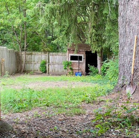 21 Black Stallion Court, Middletown, NY 10940
