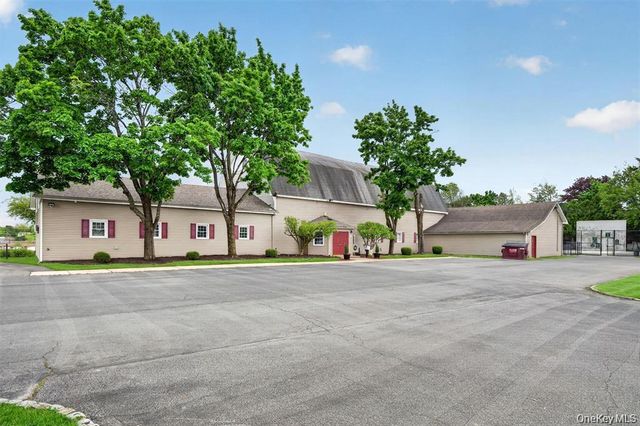 21 Black Stallion Court, Middletown, NY 10940