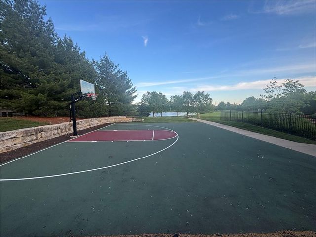 11606 W 157th Terrace, Overland Park, KS 66221