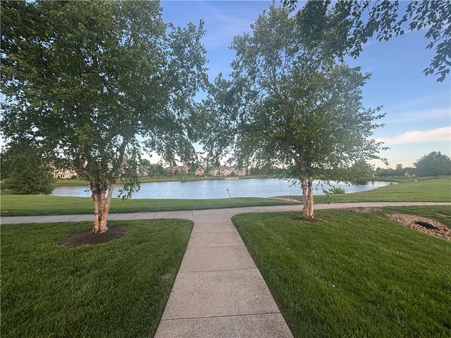 11606 W 157th Terrace, Overland Park, KS 66221