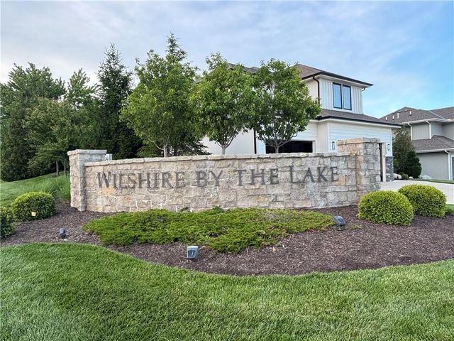 11606 W 157th Terrace, Overland Park, KS 66221