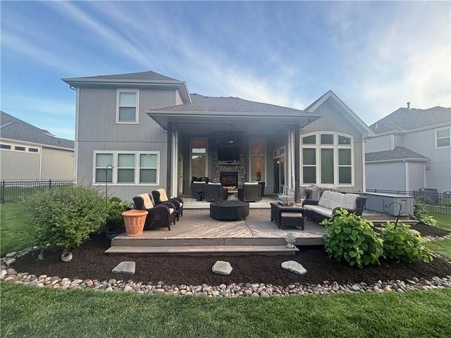 11606 W 157th Terrace, Overland Park, KS 66221
