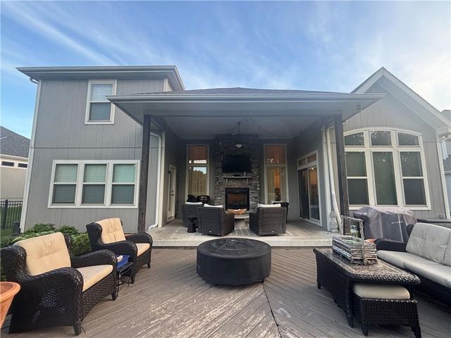 11606 W 157th Terrace, Overland Park, KS 66221