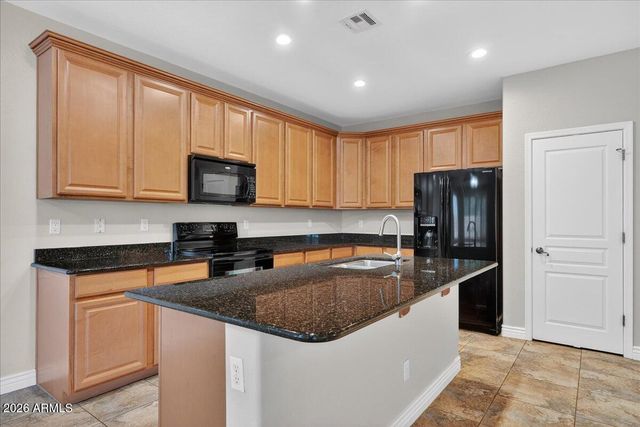 27834 N GIDIYUP Trail, Phoenix, AZ 85085