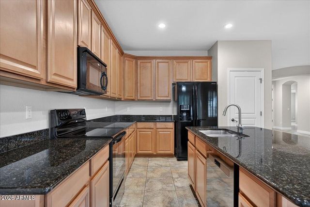 27834 N GIDIYUP Trail, Phoenix, AZ 85085