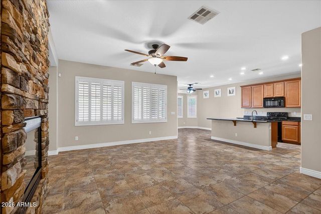 27834 N GIDIYUP Trail, Phoenix, AZ 85085