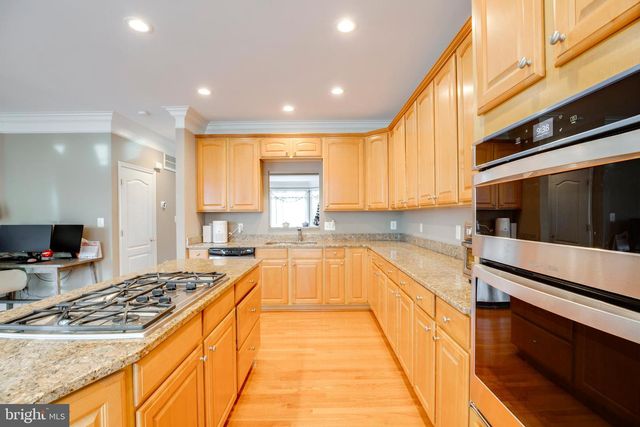 5410 PACHYSANDRA LN, Centreville, VA 20120