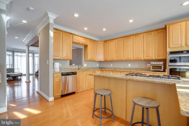 5410 PACHYSANDRA LN, Centreville, VA 20120