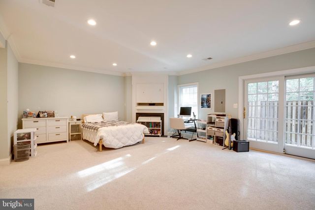 5410 PACHYSANDRA LN, Centreville, VA 20120