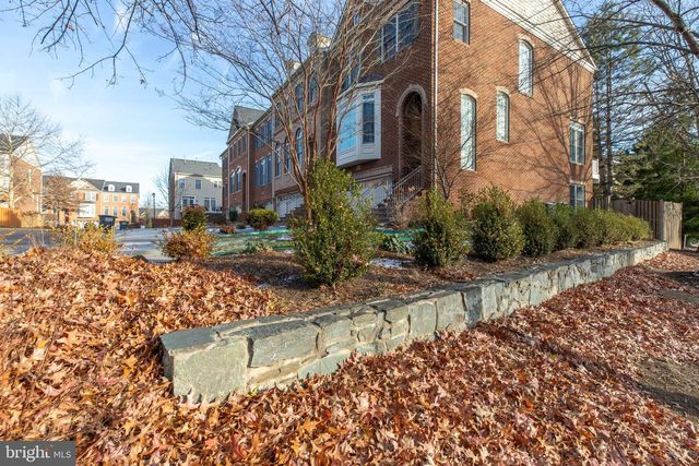 5410 PACHYSANDRA LN, Centreville, VA 20120