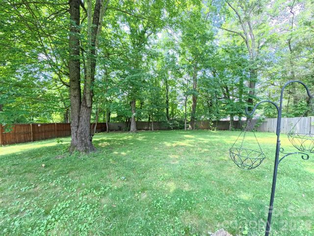101 Tail Feather Lane, Candler, NC 28715