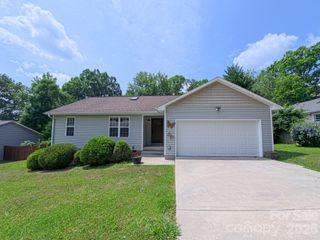 101 Tail Feather Lane, Candler, NC 28715