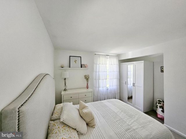 7601 RUDYARD ST, Falls Church, VA 22043