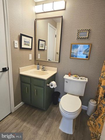 7601 RUDYARD ST, Falls Church, VA 22043