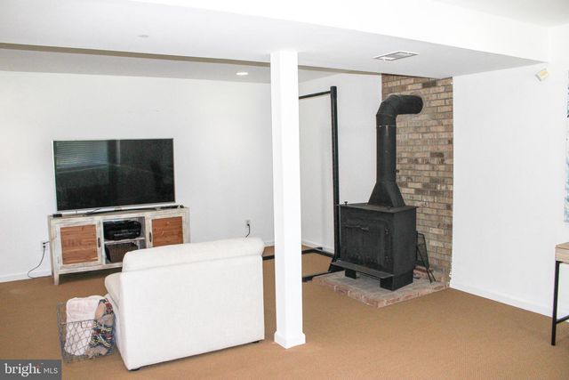 7601 RUDYARD ST, Falls Church, VA 22043