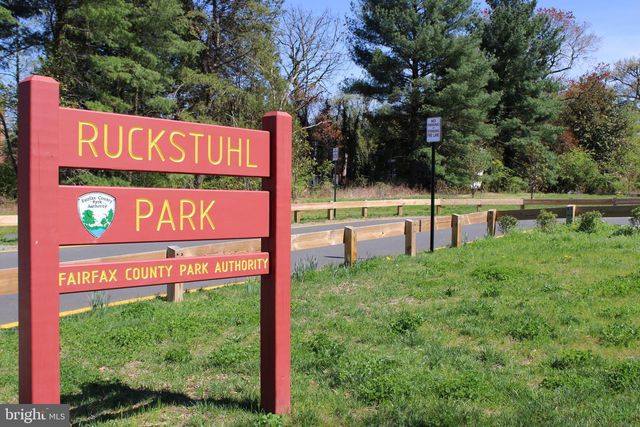 7601 RUDYARD ST, Falls Church, VA 22043