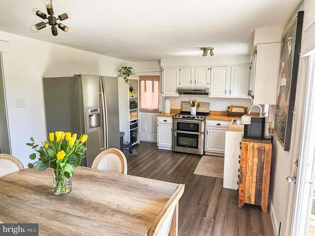 7601 RUDYARD ST, Falls Church, VA 22043