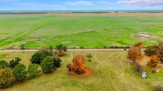 103 Bar T Parkway, Trinidad, TX 75163