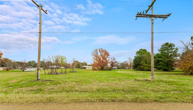 103 Bar T Parkway, Trinidad, TX 75163