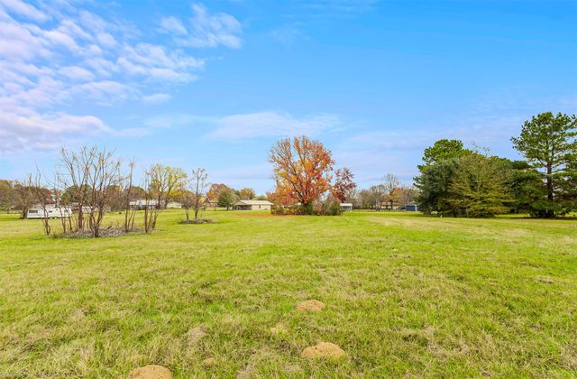 103 Bar T Parkway, Trinidad, TX 75163