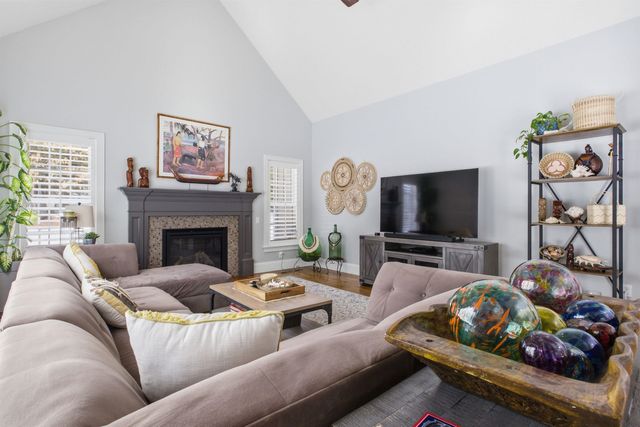 7 Amber Lane, Bedford, NH 03110