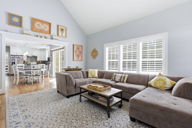 7 Amber Lane, Bedford, NH 03110