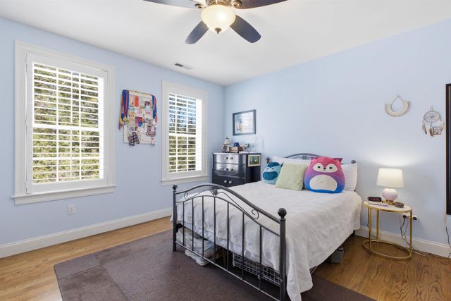 7 Amber Lane, Bedford, NH 03110