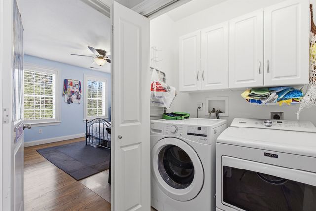 7 Amber Lane, Bedford, NH 03110