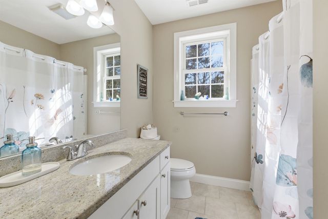 7 Amber Lane, Bedford, NH 03110