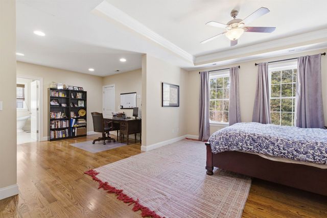 7 Amber Lane, Bedford, NH 03110