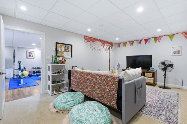 7 Amber Lane, Bedford, NH 03110