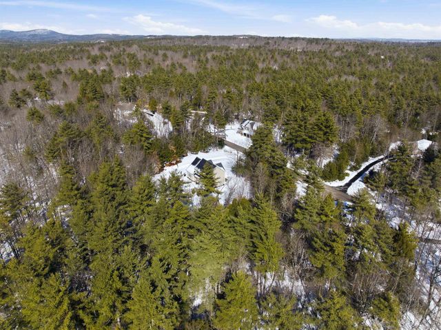 7 Amber Lane, Bedford, NH 03110