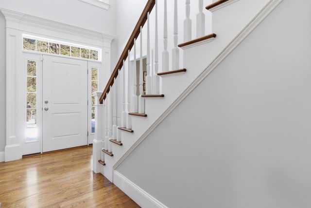 7 Amber Lane, Bedford, NH 03110