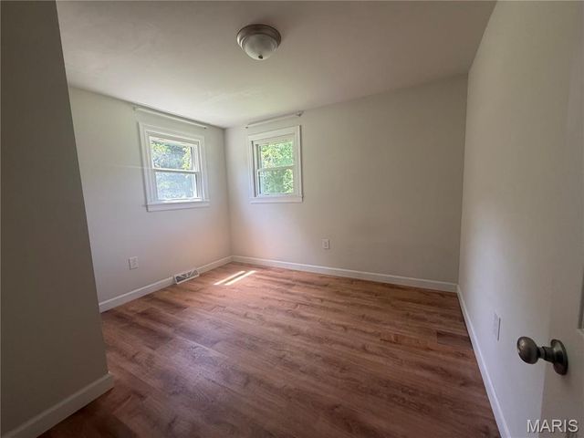 1323 W Congress Street, Pacific, MO 63069