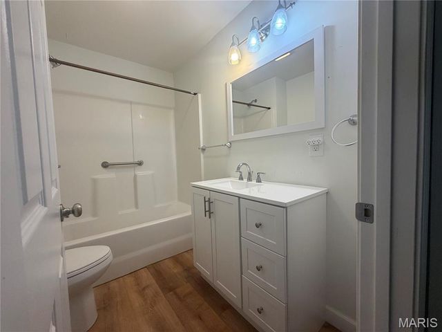 1323 W Congress Street, Pacific, MO 63069