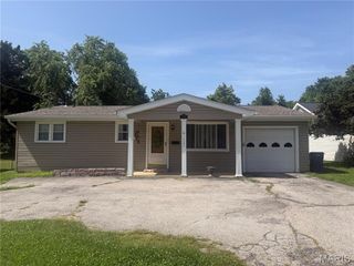 1323 W Congress Street, Pacific, MO 63069