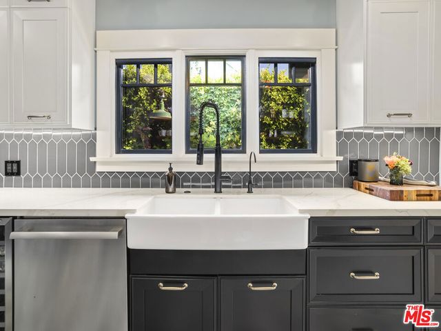 1528 N Curson Avenue, Los Angeles, CA 90046