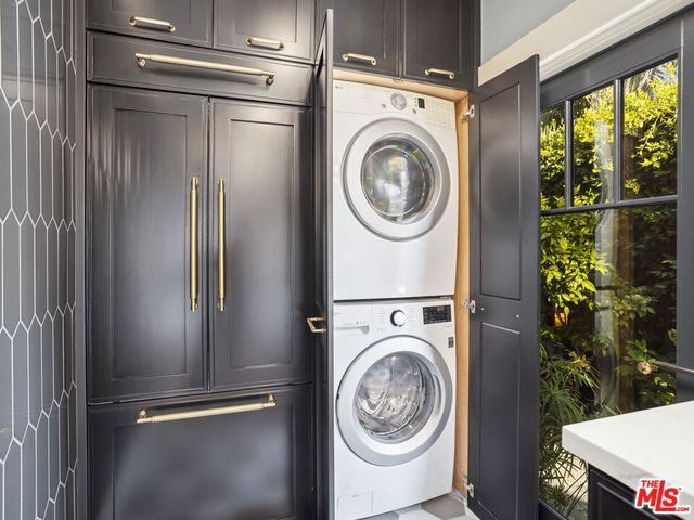 1528 N Curson Avenue, Los Angeles, CA 90046