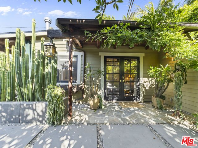 1528 N Curson Avenue, Los Angeles, CA 90046