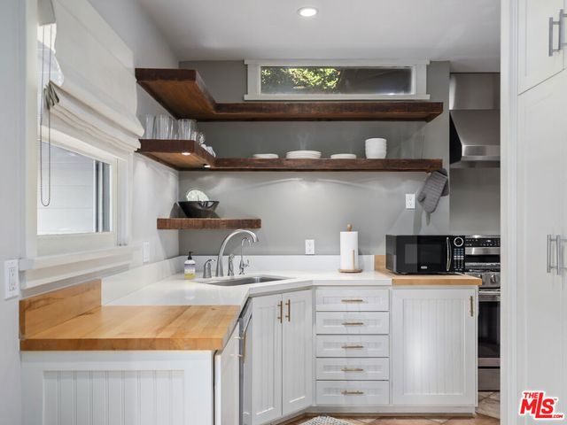 1528 N Curson Avenue, Los Angeles, CA 90046