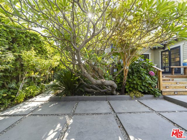 1528 N Curson Avenue, Los Angeles, CA 90046