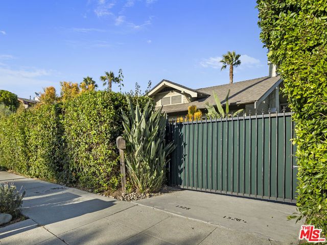 1528 N Curson Avenue, Los Angeles, CA 90046