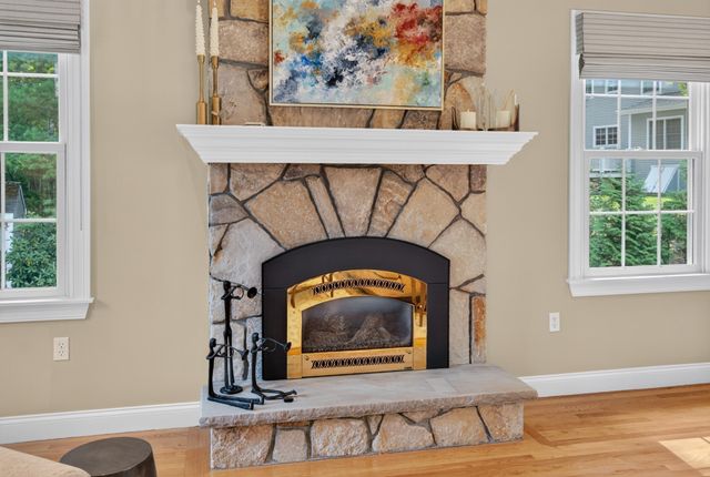21 Somerset Dr, Andover, MA 01810