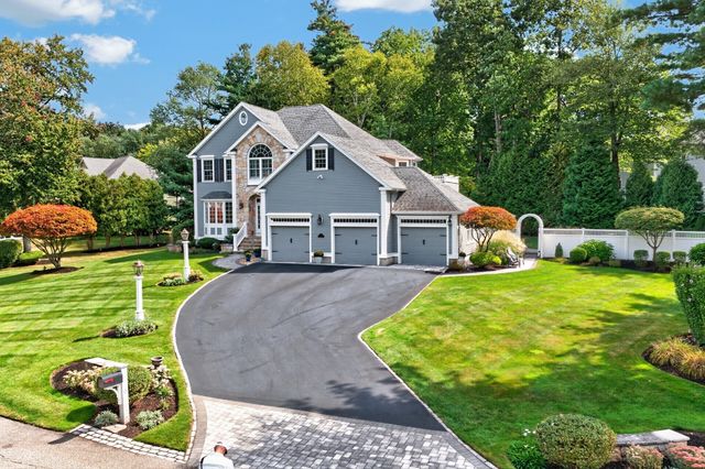 21 Somerset Dr, Andover, MA 01810