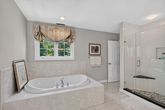21 Somerset Dr, Andover, MA 01810