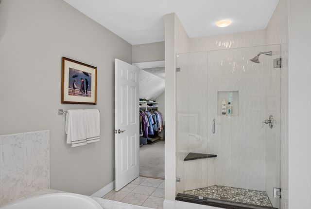 21 Somerset Dr, Andover, MA 01810