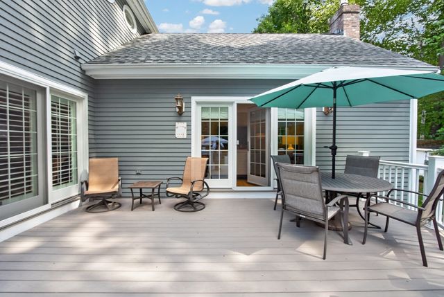 21 Somerset Dr, Andover, MA 01810